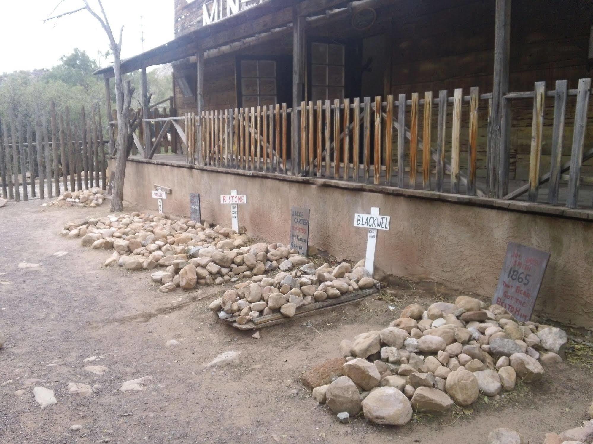 Bonnie Springs Ranch Motel 블루 다이아몬드 외부 사진