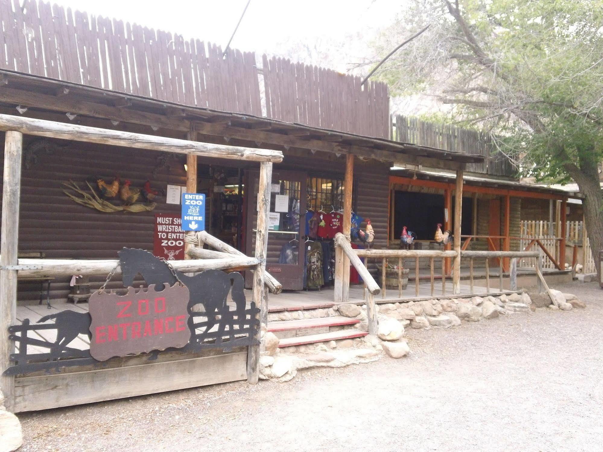 Bonnie Springs Ranch Motel 블루 다이아몬드 외부 사진
