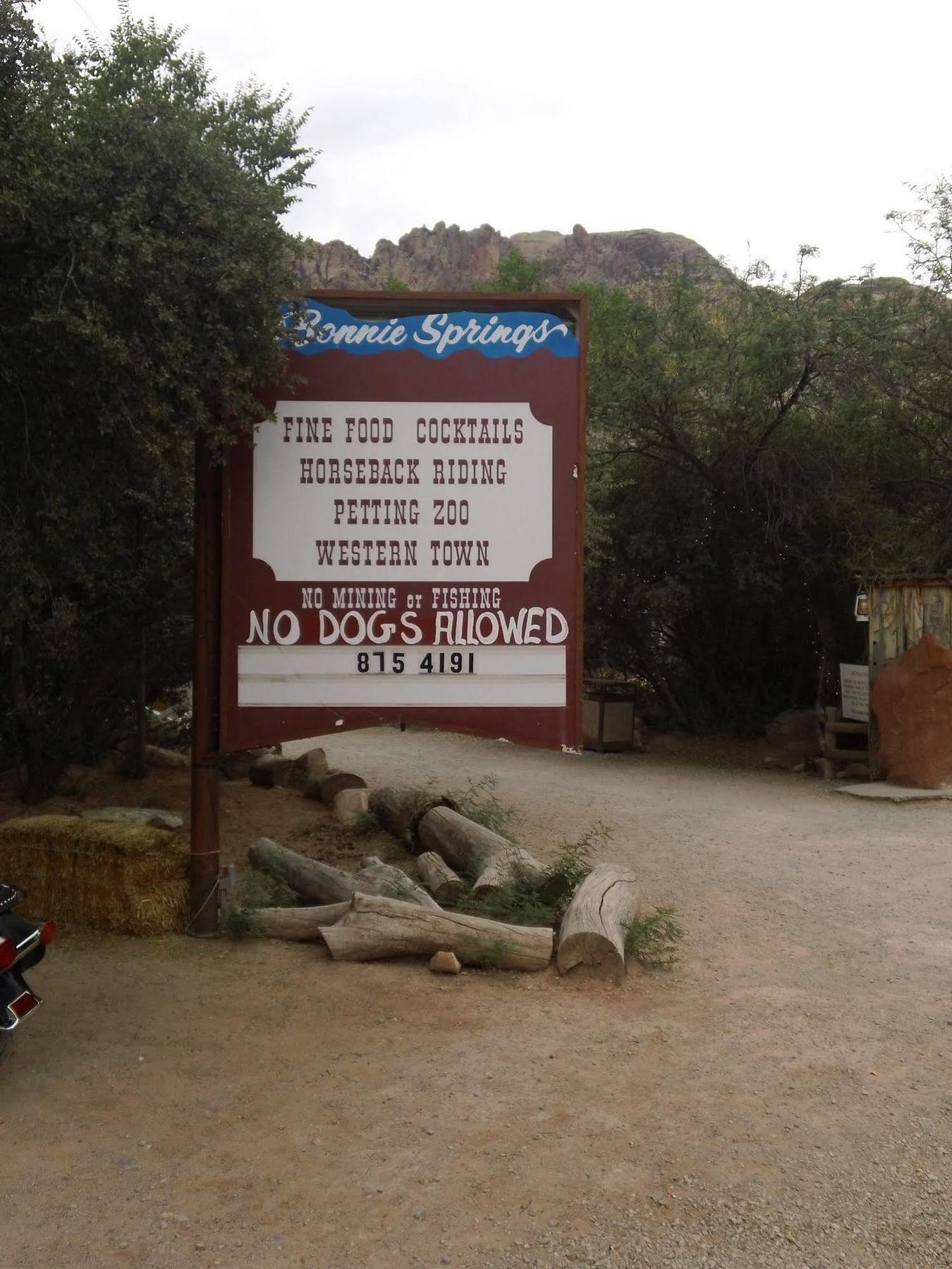 Bonnie Springs Ranch Motel 블루 다이아몬드 외부 사진